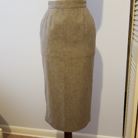 Vintage Dresses & Skirts - Vintage pencil skirt by Michelle Stuart size 4
